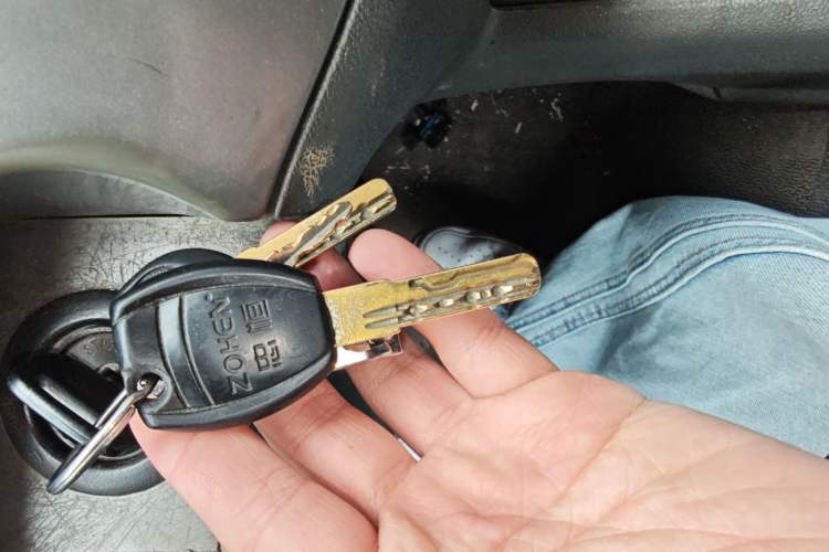 Used Jinbei Hiace 2011 2.0L 5th Generation Kuaiyunwang Luxury Version 4G20B