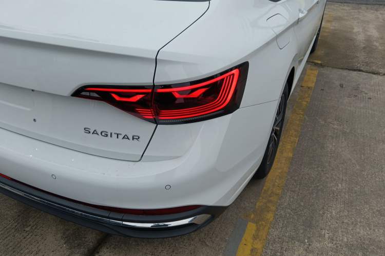 Used Volkswagen Sagitar 2025 Facelift 200TSI DSG Flyover Edition Right Rear Taillight