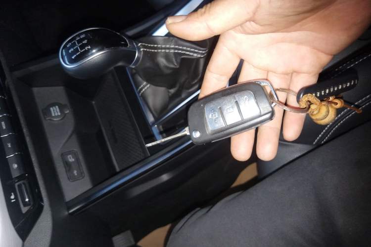 Used Geely Auto Vision X3 2019 Upgraded Model 1.5L Manual Luxury Version
