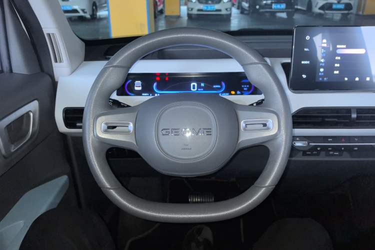 Used Geely Galaxy Panda 2023 Panda Mini 200km Endurance Bear
