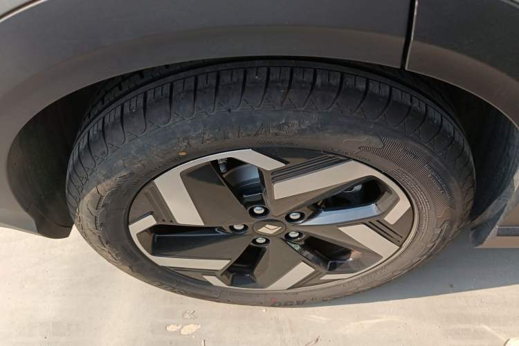 Used Baojun Yunhai 2024 600km Pure Electric Version Right Rear Wheel Hub