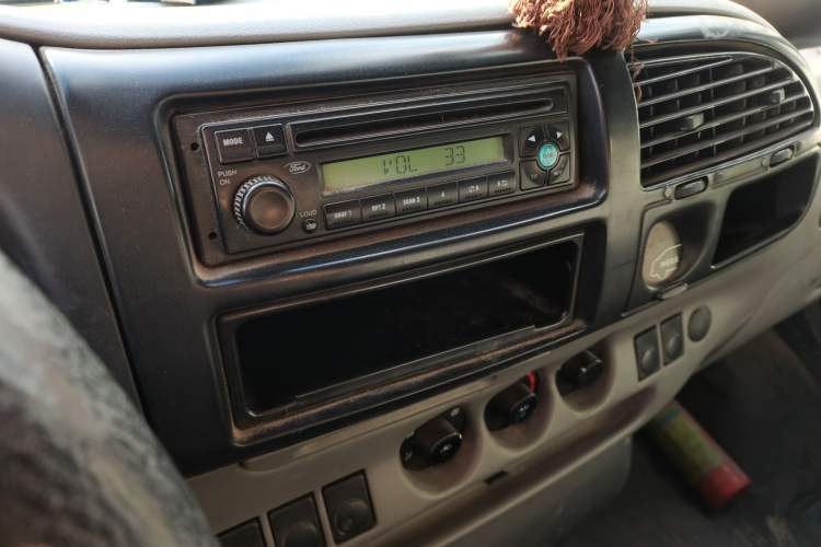 Used Ford Classic Transit 2013 2.8T Diesel Standard Version Short Wheelbase Mid-Roof JX493ZLQ4 Audio And AC Panel