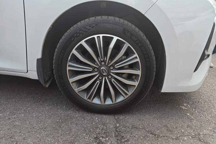 Used GAC Trumpchi M6 2019 270T Automatic Luxury Edition (7-seater) China V Standard Right Front Wheel Hub