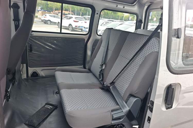 Used Wuling Zhiguang 2023 1.5L Practical Version 5/7 Seats
