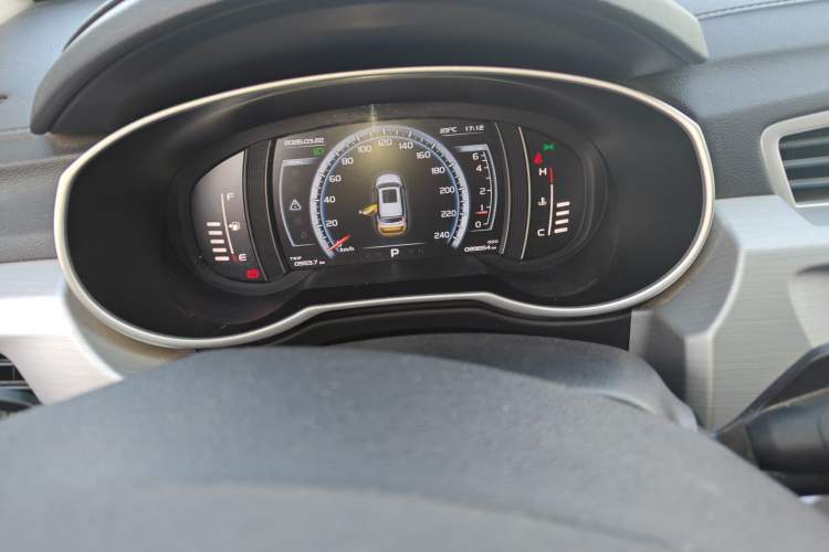 Used Geely Auto Emgrand X7 Sport 2016 1.8TD Automatic ZhiZun Version
