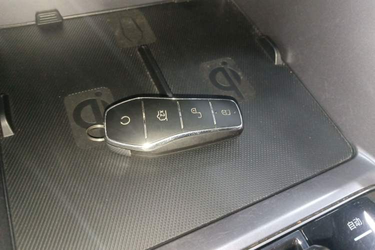 Used BYD Song PLUS New Energy 2024 Honor Edition EV 520km Premium Model Vehicle Key