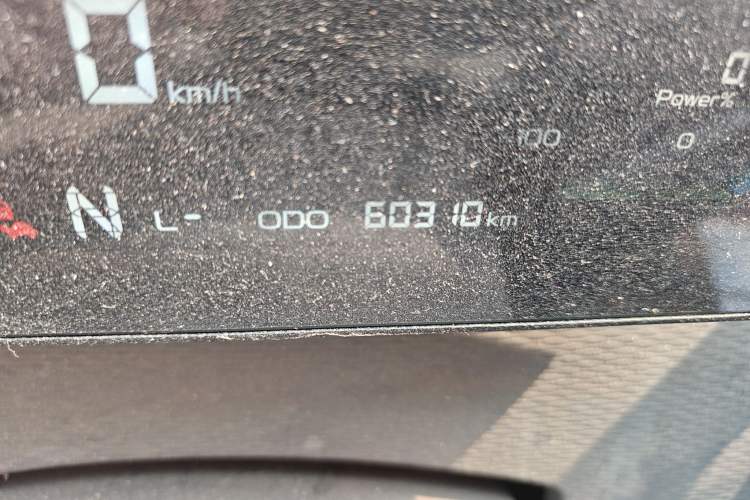 Used Farizon Xingxiang V 2023 V6E Ningde Times 41.86 kWh Deluxe Edition Odometer Close Up