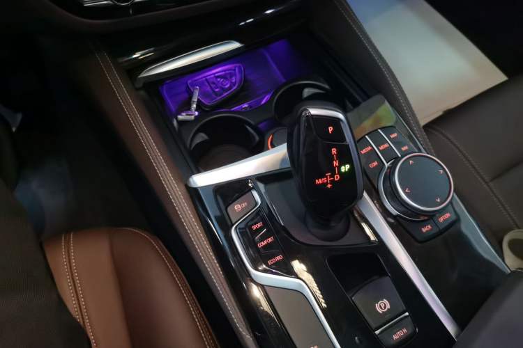 Used BMW 5 Series 2019 525Li Luxury Package
