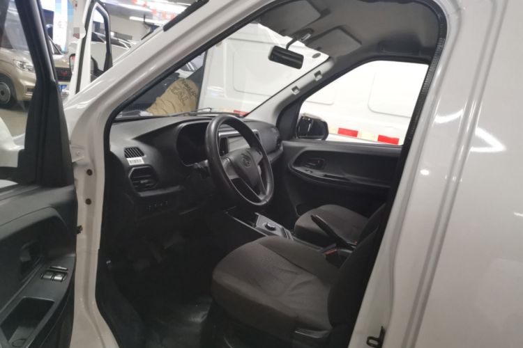 Used Chana Ruixing EM60 2025 Passenger Version Comfort Edition 6 Seats 300 km Range Side-Hinged Doors
