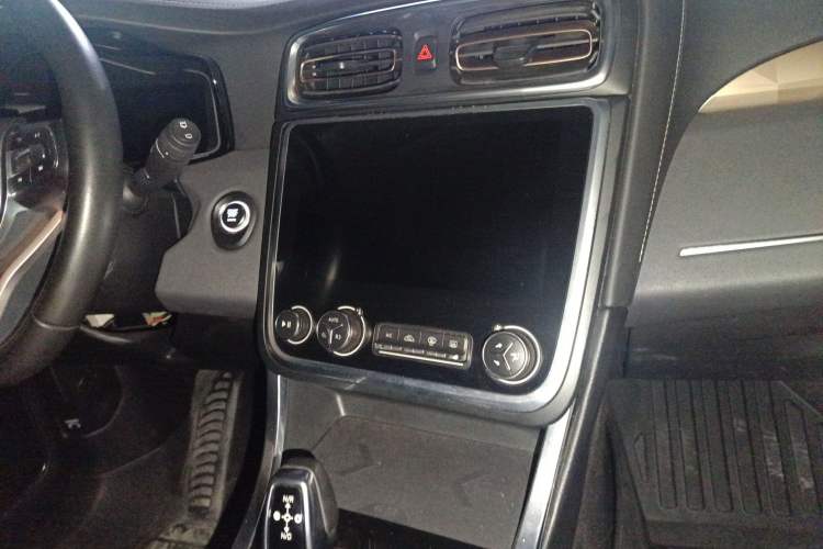 Used Lynk & Co 01 2017 2.0T Two-Wheel Drive Pro Edition Audio And AC Panel