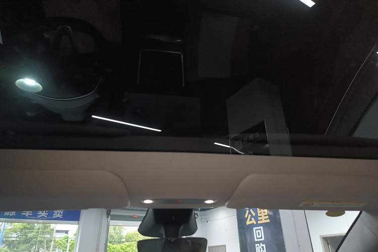 Used Tesla Model Y 2025 Rear-Wheel-Drive Version
