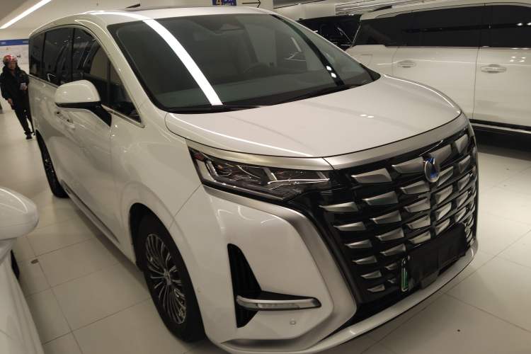 Used Denza D9 2022 DM-i 970 Four-Wheel Drive Flagship Model
