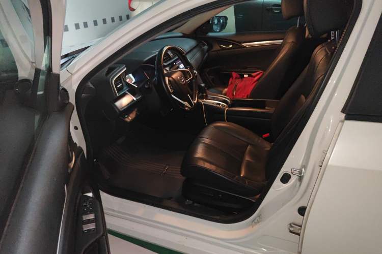 Used Honda Civic 2016 220TURBO CVT Prestige Edition
