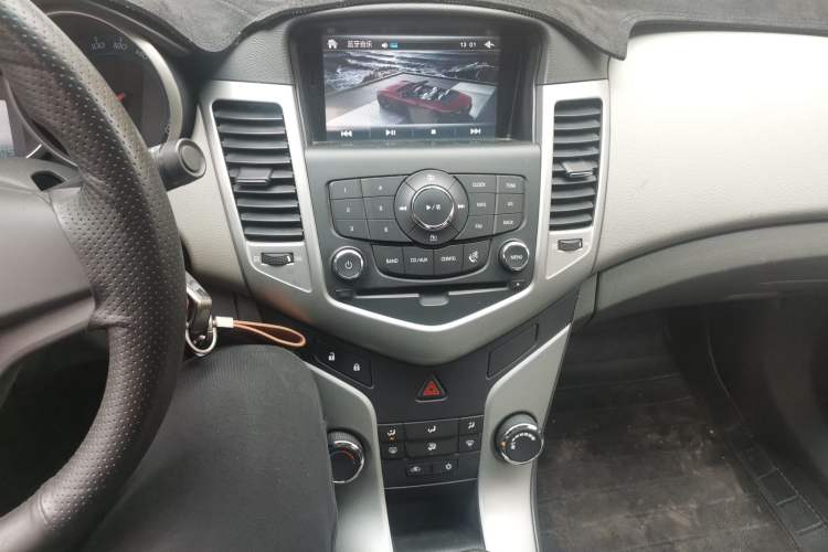 Used Chevrolet Cruze 2013 1.6L SL MT
