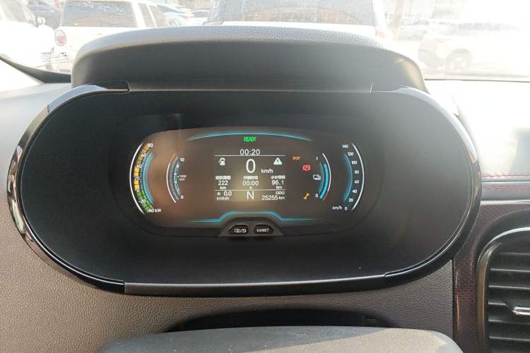 Used Chery Little Ant 2022 Revised Version Sweet Pink Edition Half-Sugar Version Lithium Iron Phosphate 30.7 kWh 30 kW 301 km
