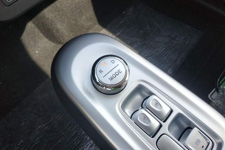 Used CHANGAN NEVO Lumin 2026 Model Treasure Edition 205km Passionate Beige Ningde