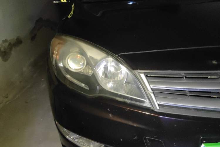 Used Soueast V5 Lingzhi 2013 1.5L Manual Comfort Model CNG Right Front Headlight