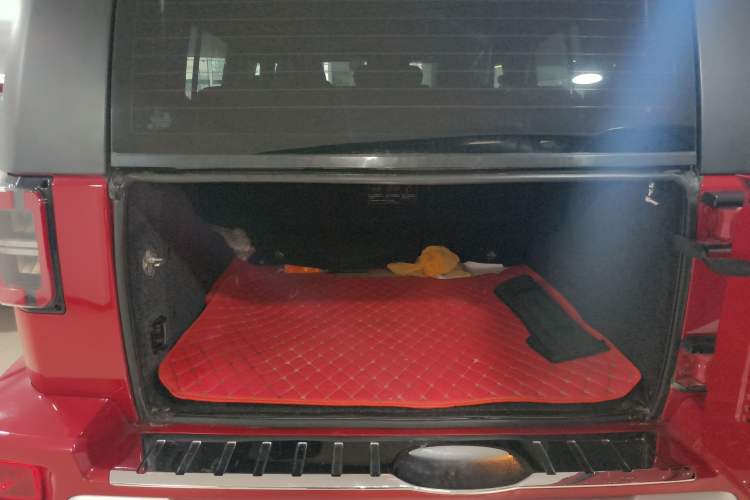 Used BAIC Off-Road BJ40 2019 2.3T Automatic Four-Wheel Drive Urban Hunter Edition Premium Model China VI Emission Standard Trunk