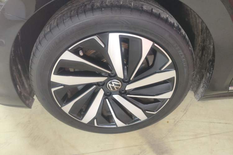 Used Volkswagen Passat 2023 Revised 380TSI Luxury Edition
