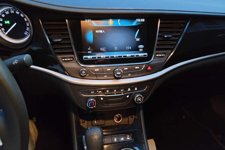 Used Buick Verano 2015 Sedan 20T Dual-Clutch Elite Model
