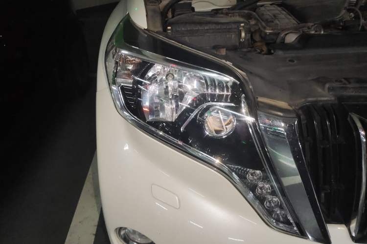 Used Toyota Prado 2014 2.7L Middle East Version Parallel Import Right Front Headlight