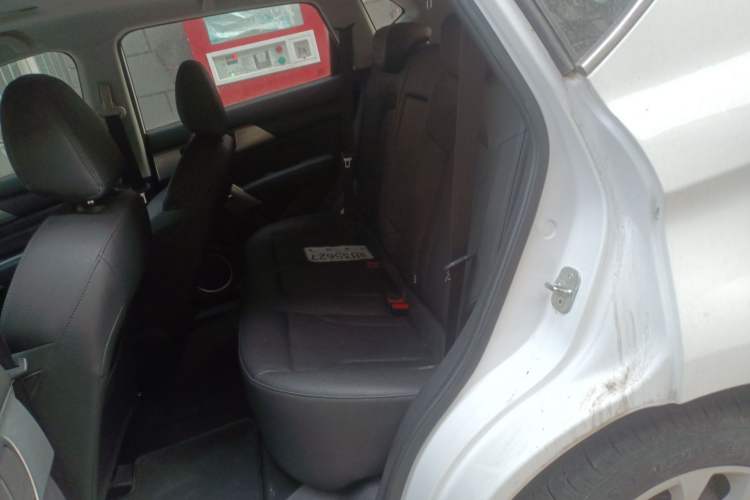 Used Haval H2 2017 Blue Label 1.5T Manual Two-Wheel Drive Luxury Model Left Rear Seat