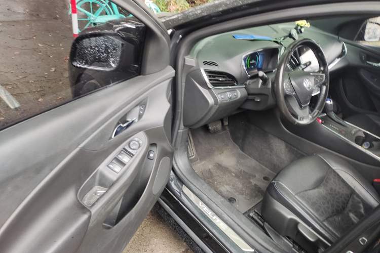 Used Buick VELITE 5 2017 Urban Extended-Range Model Driver Seat