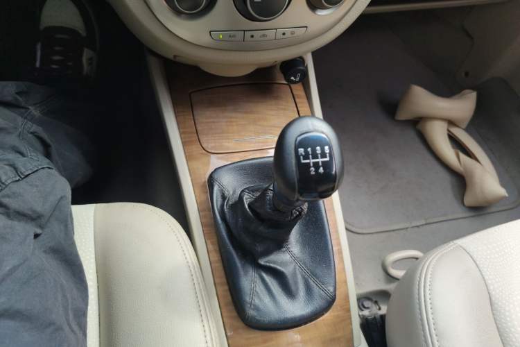 Used Buick Excelle 2015 1.5L Manual Classic Trim