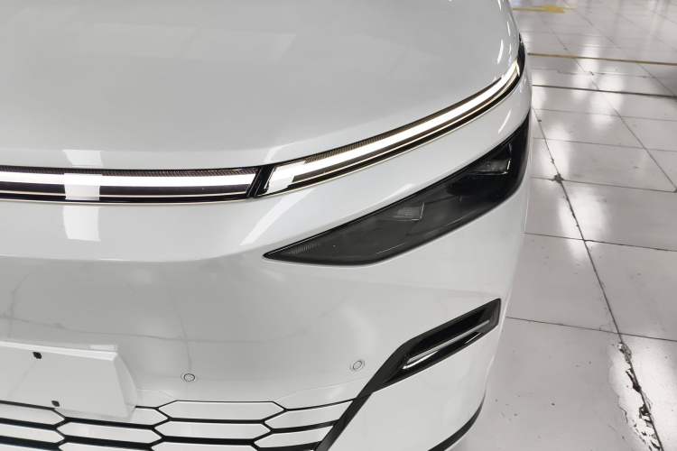 Used XPeng X9 2025 740 Ultra-Long Range Max
