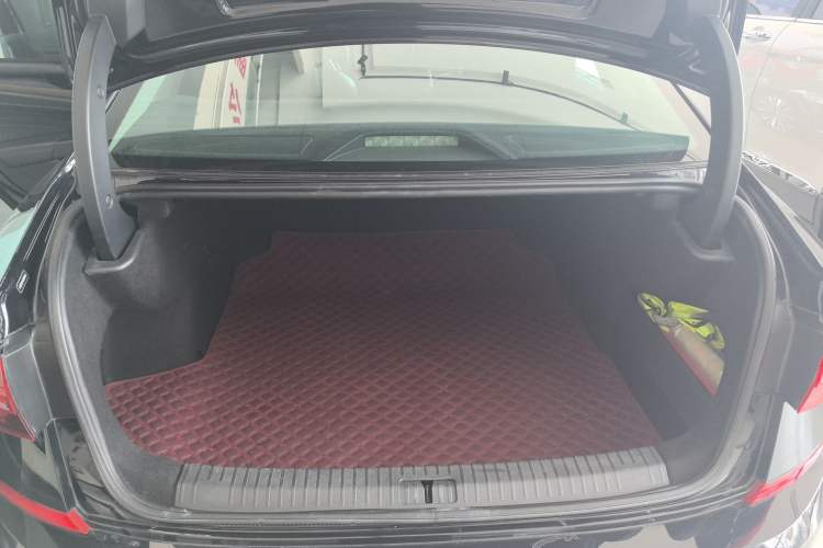 Used Volkswagen Passat 2020 Revised Version 330TSI Luxury Edition China VI Standard
