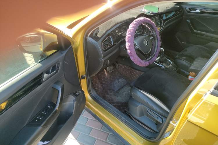 Used Volkswagen T-ROC 2018 280TSI DSG Two-Wheel-Drive Luxury Version China V Emission Standard