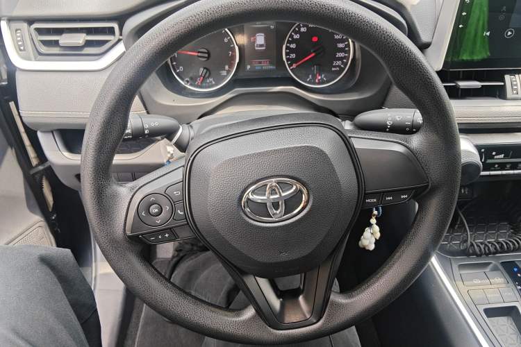 Used Toyota Wildlander 2022 2.0L CVT Two-Wheel Drive Leading Edition Steering Wheel