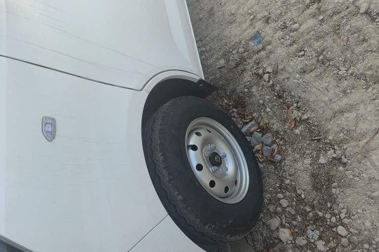 Used Chana Ruixing EM60 2025 Passenger Version Comfort Edition 6 Seats 300 km Range Side-Hinged Doors
