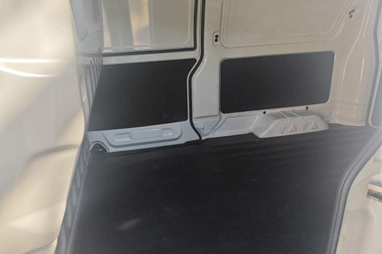 Used Jinbei Hiace X30 2023 1.5L Super-Enjoyment Van 2/5 Seats Non-Air-Conditioned Version SWC15M Left Rear Seat