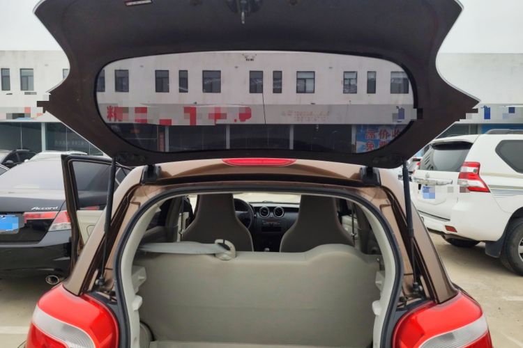 Used Venucia R30 2014 1.2L Manual Comfort Edition