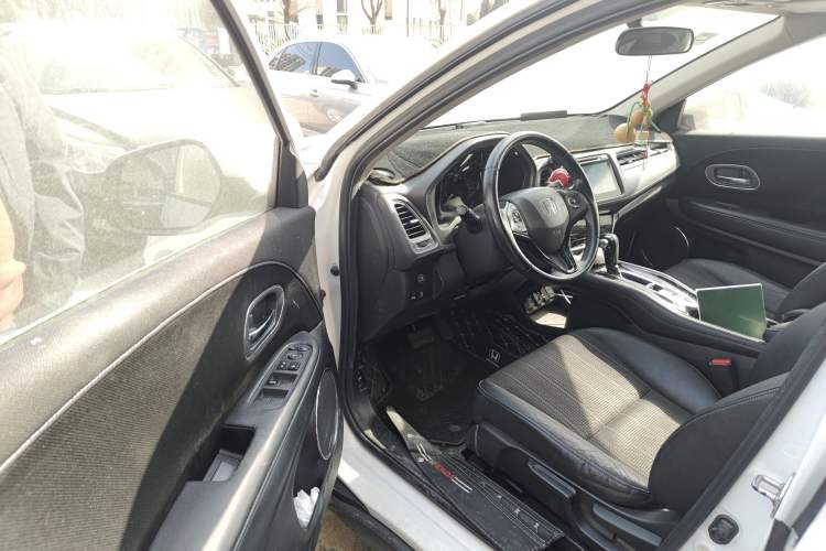 Used Honda Vezel 2015 1.8L CVT 2WD Luxury Model