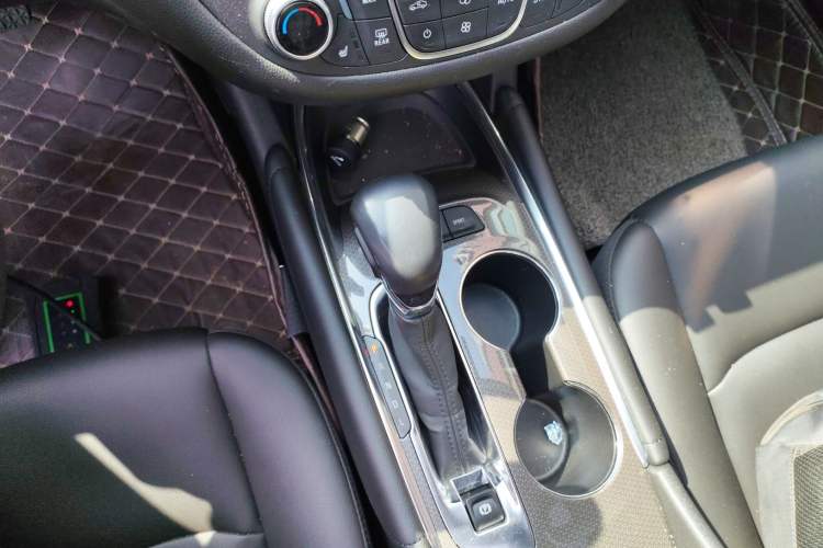 Used Chevrolet Malibu XL 2022 535T Automatic Sport Edition Gear Lever