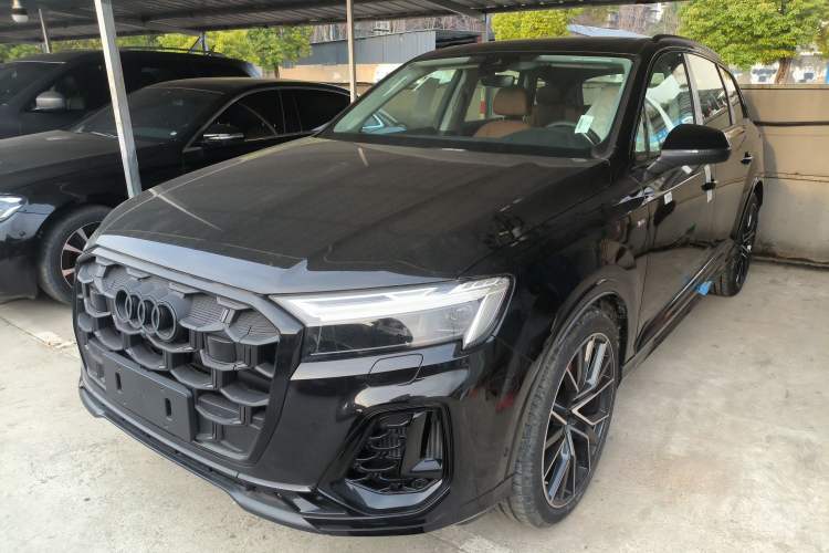 Used Audi Q7 2025 55 TFSI quattro S line Black Warrior Edition