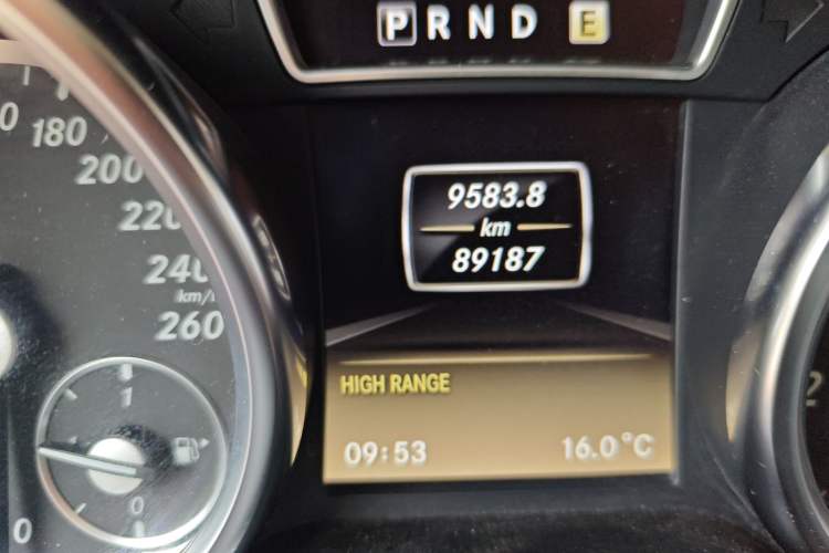 Used Mercedes-Benz G-Class 2013 G 500 Odometer Close Up