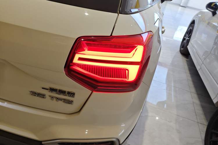 Used Audi Q2L 2022 35 TFSI Fashionable and Elegant Model
