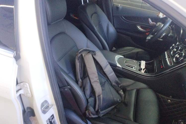 Used Mercedes-Benz C-Class 2020 C 200 L Fashion Edition Sport Version Right Front Seat