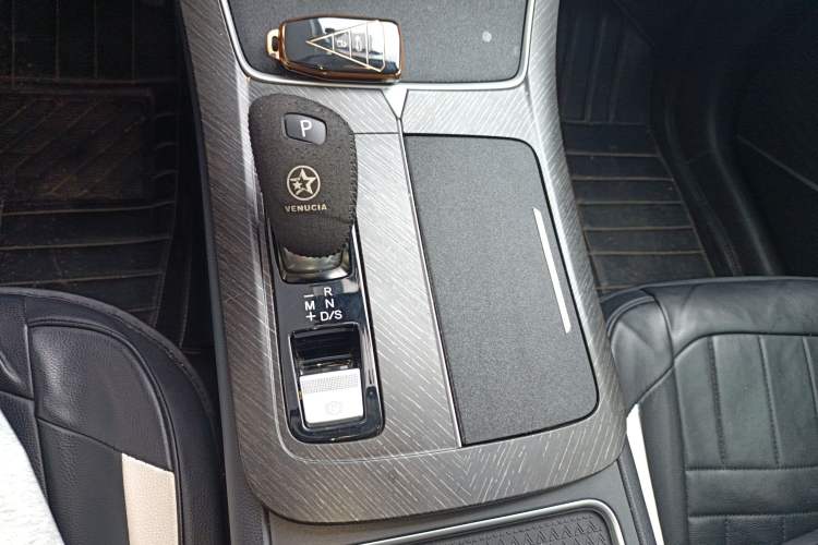 Used Venucia V 2023 260T Idol Edition Pro