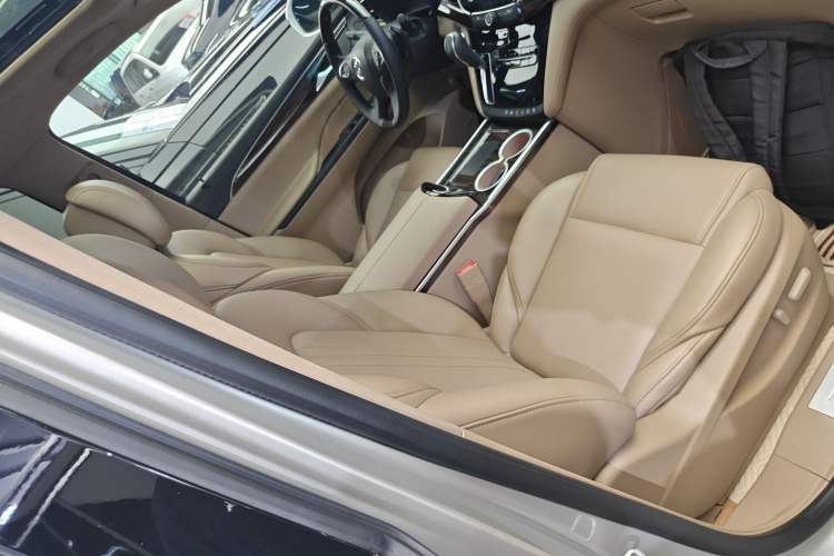 Used Buick GL8 2017 ES 28T Flagship Model China V Standard Right Front Seat