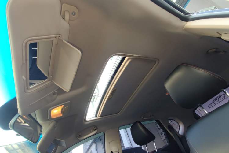 Used Baojun 560 2015 1.8L manual luxury version