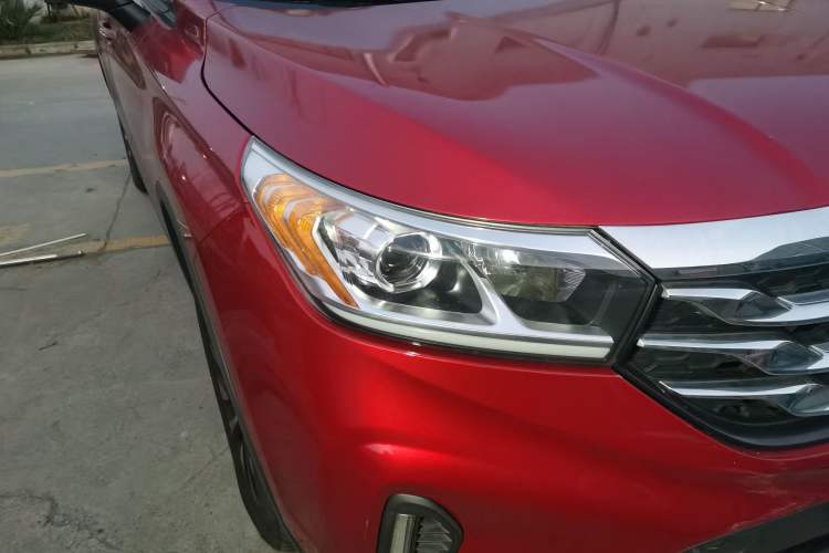 Used GAC Trumpchi GS4 2018 235T Automatic Two-Wheel Drive Elite Edition Right Front Headlight