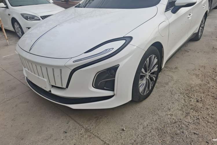 Used Hongqi E-QM5 2022 431 km Charge & Enjoy Edition
