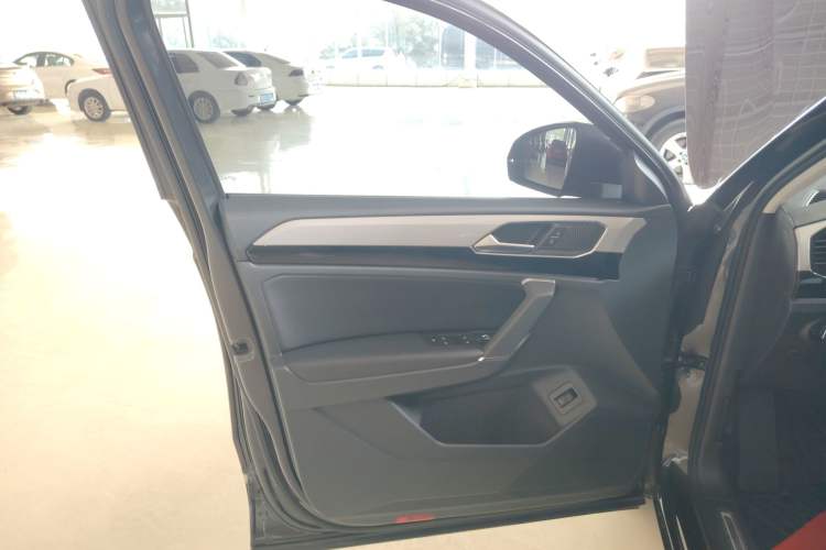 Used Volkswagen Tayron 2021 330TSI Two-Wheel Drive Luxury Smart Connectivity Version