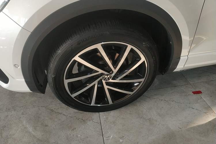 Used Volkswagen T-ROC 2023 300TSI DSG Two-Wheel Drive Starlight Edition