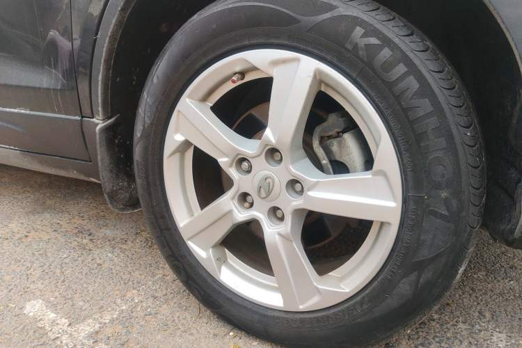 Used Bestune X80 2013 2.0L automatic comfort version
