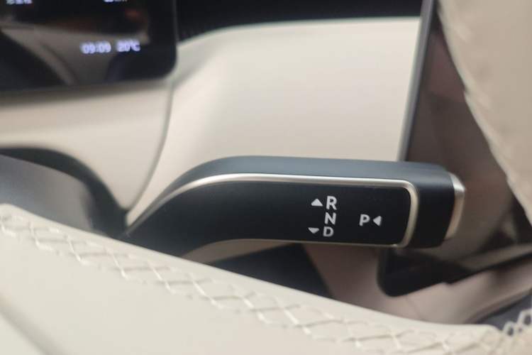 Used Nio ET5 2025 75 kWh Gear Lever
